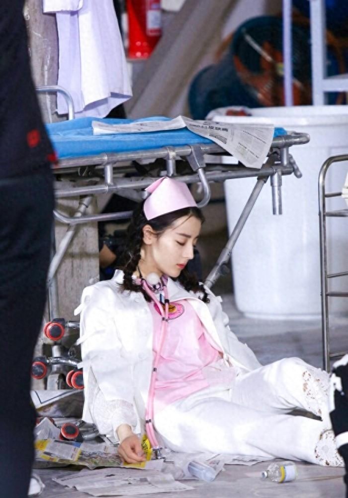 《奔跑吧》成员迪丽热巴美图欣赏,每一张都可以当作壁纸