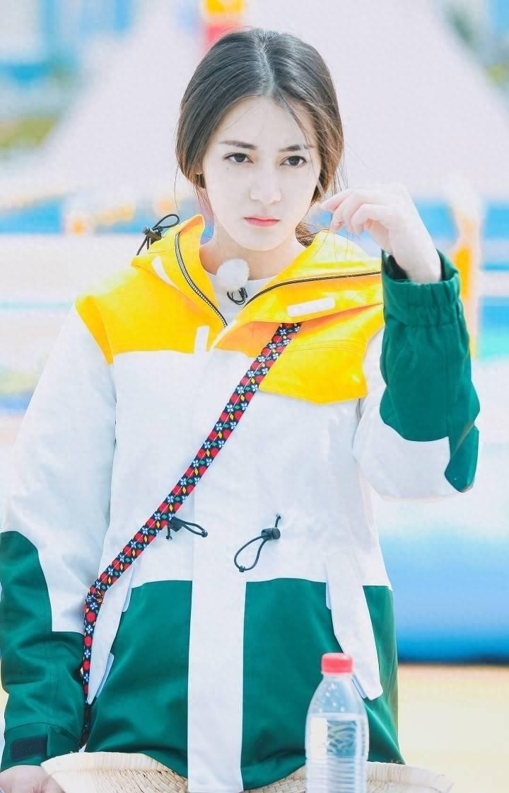 《奔跑吧》成员迪丽热巴美图欣赏,每一张都可以当作壁纸