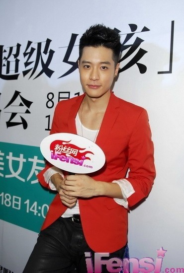 萧亚轩的前男友们可以组一支足球队了