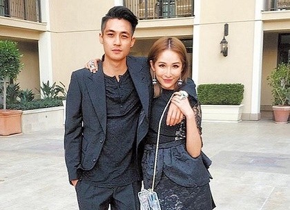 萧亚轩的前男友们可以组一支足球队了