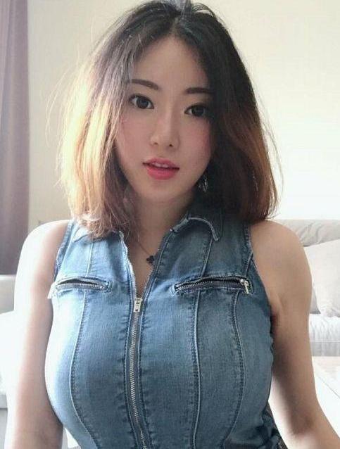 身穿牛仔，蒋娉婷依旧美到爆炸，气质越发迷人