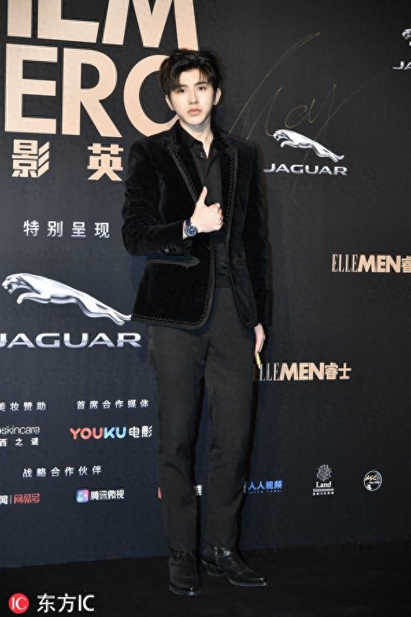 蔡徐坤ELLEMEN盛典生图来了 精致帅气贵族范儿