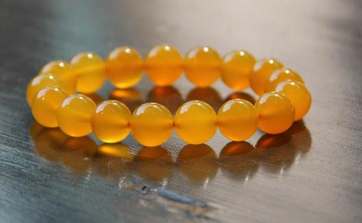 黄玉髓如何鉴别?黄玉髓的简介