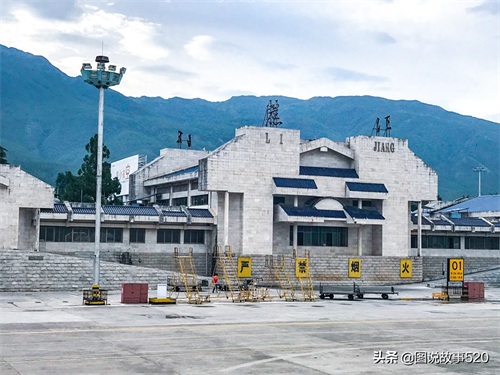 因一座古城而兴的云南机场，年吞吐量达717万，少有人知道它全名