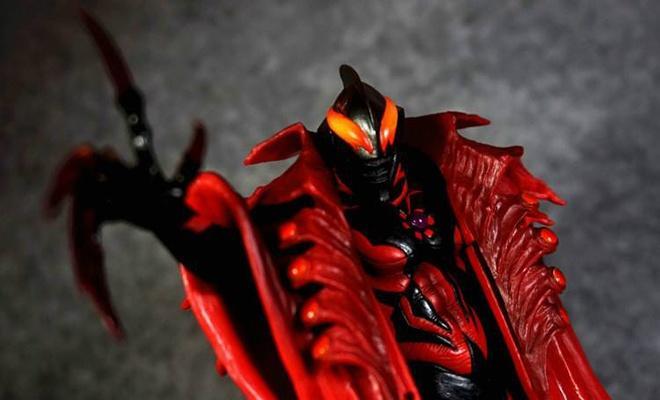 奥特曼中被称为皇帝的敌人,一个无限复活,最后一个为宇宙支配者